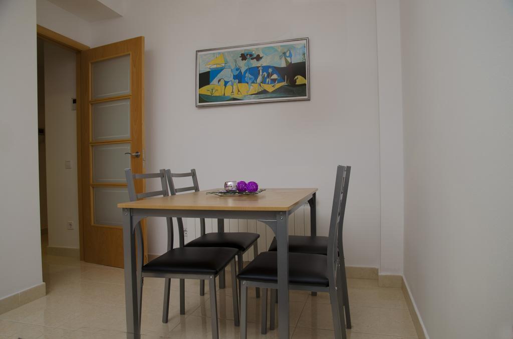 Apartamentos Navas 2 Barcelona Pokoj fotografie